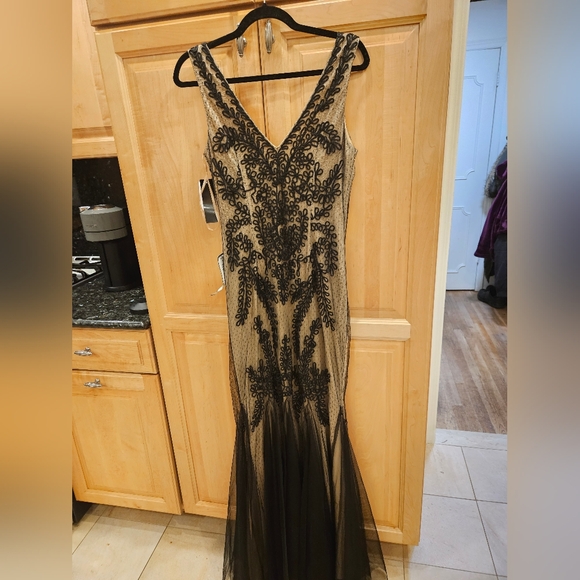 Betsy & Adam Soutache Mermaid Evening Dress Size 10 NWT 279$ A19462 - Picture 10 of 11